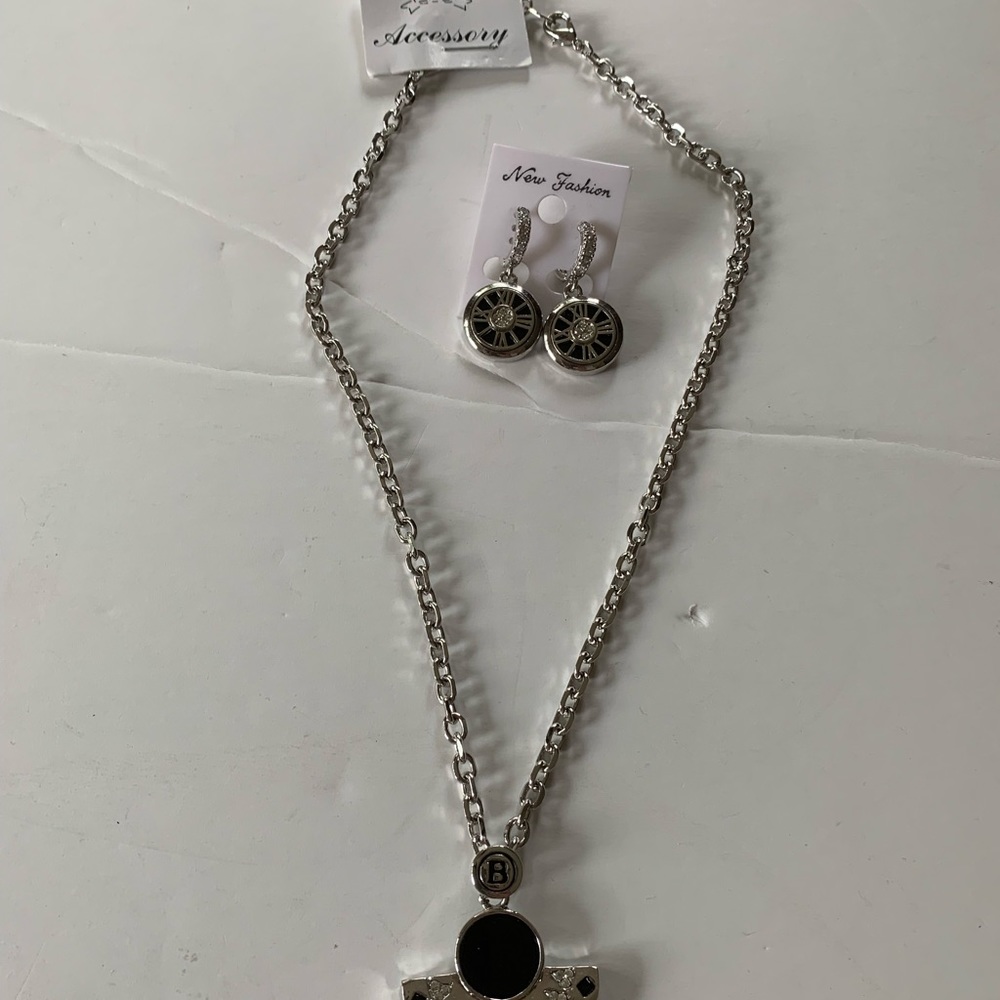 Women’s earrings and necklace Set. - Picture 3 of 6